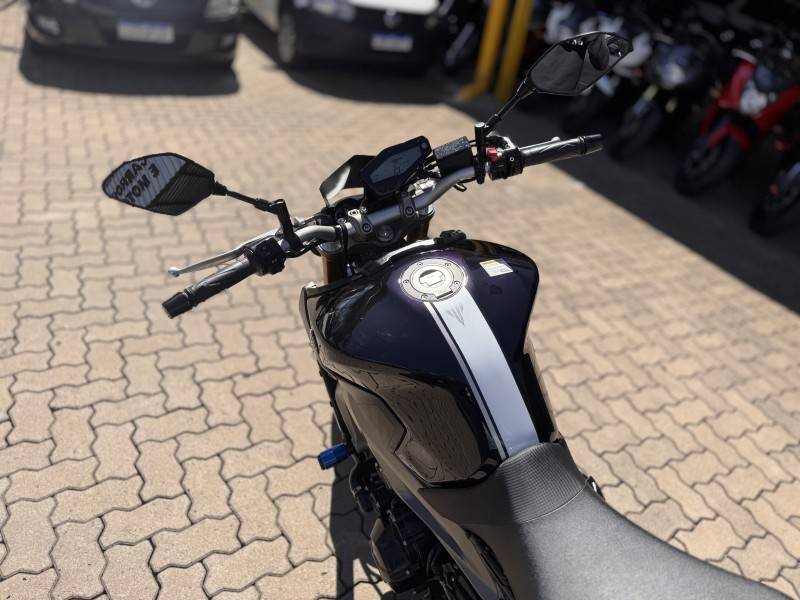 YAMAHA - MT - 2015/2015 - Roxa - R$ 43.800,00