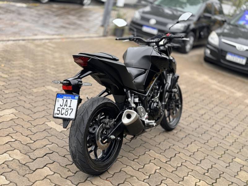 YAMAHA - MT - 2020/2021 - Preta - R$ 29.800,00