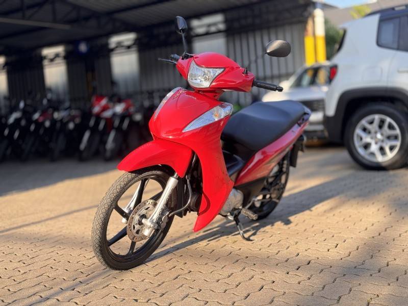 HONDA - BIZ 125 - 2015/2015 - Vermelha - R$ 13.300,00