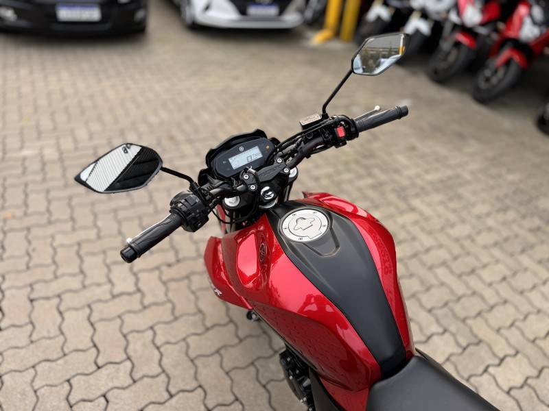 YAMAHA - FAZER - 2021/2022 - Vermelha - R$ 22.800,00