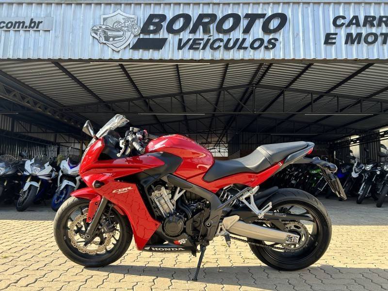 HONDA - CBR 650F - 2014/2015 - Vermelha - R$ 43.800,00