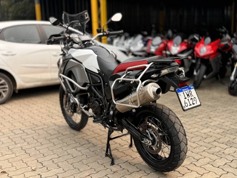 BMW - F 800 - 2014/2015 - Branca - R$ 45.800,00