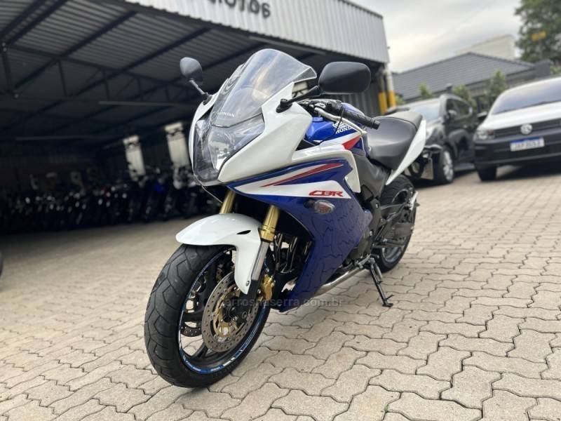 HONDA - CBR 600F - 2013/2013 - Azul - R$ 39.800,00