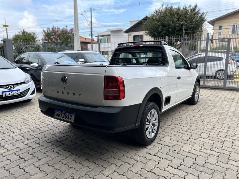 VOLKSWAGEN - SAVEIRO - 2022/2023 - Branca - R$ 78.800,00