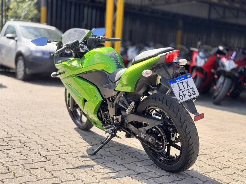 KAWASAKI - NINJA 250R - 2012/2012 - Verde - R$ 15.800,00