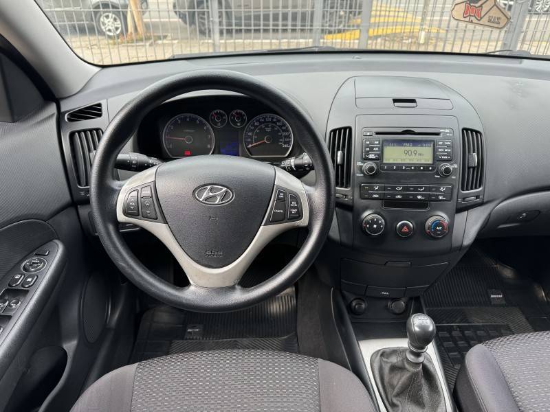 HYUNDAI - I30 - 2009/2010 - Preta - R$ 43.800,00