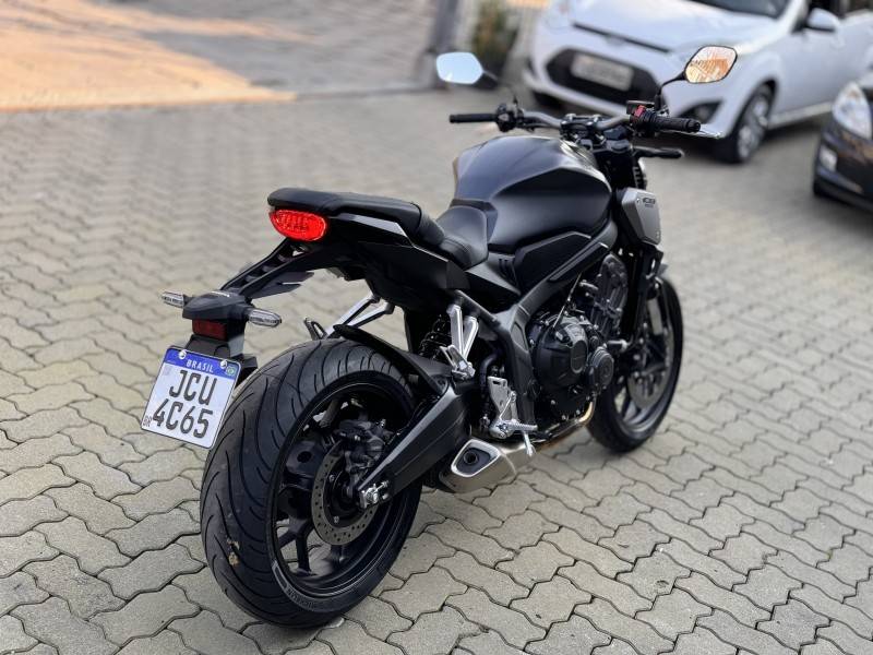 HONDA - CB 650R - 2024/2024 - Cinza - R$ 56.800,00