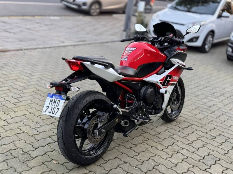 YAMAHA - XJ6 F - 2014/2015 - Vermelha - R$ 38.800,00