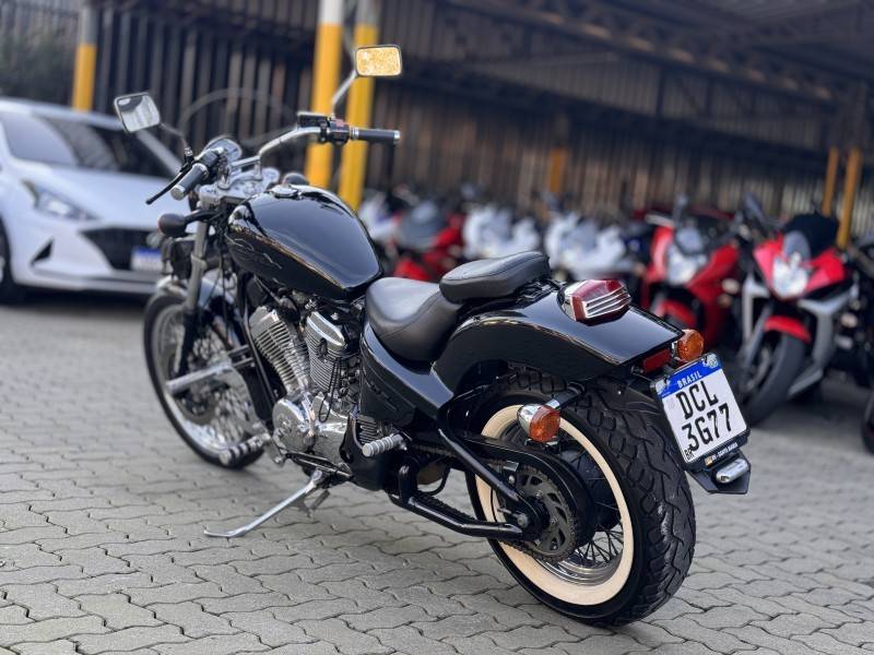 HONDA - SHADOW 600C - 2002/2002 - Preta - R$ 26.800,00