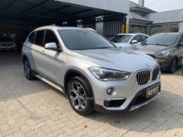 BMW - X1 - 2017/2018 - Prata - R$ 150.000,00