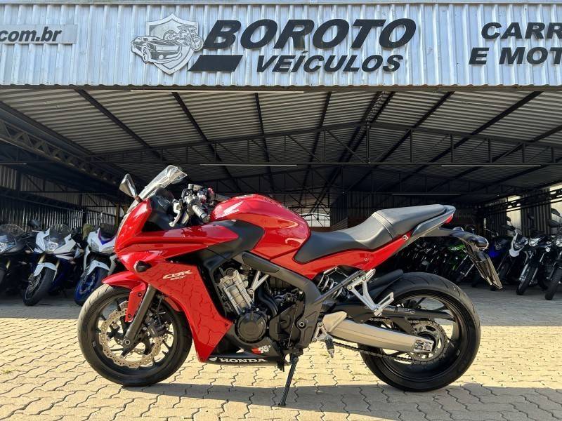 HONDA - CBR 650F - 2014/2015 - Vermelha - R$ 43.800,00