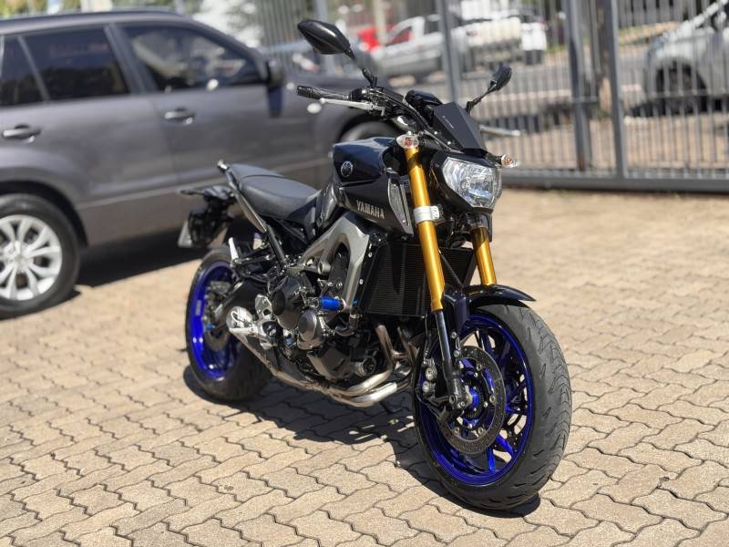 YAMAHA - MT - 2015/2015 - Roxa - R$ 43.800,00