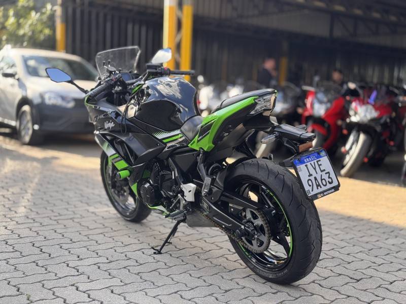 KAWASAKI - NINJA 650 - 2017/2018 - Verde - R$ 34.800,00