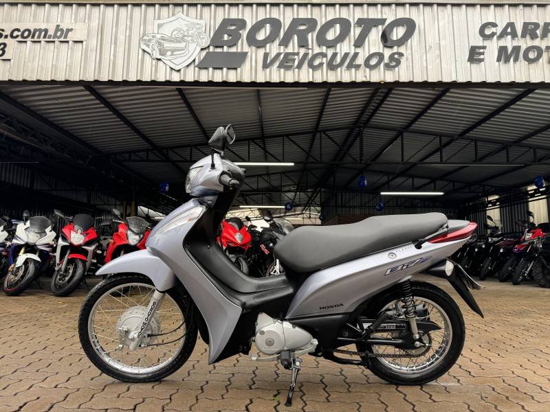 HONDA - BIZ 125 - 2014/2015 - Prata - R$ 12.800,00