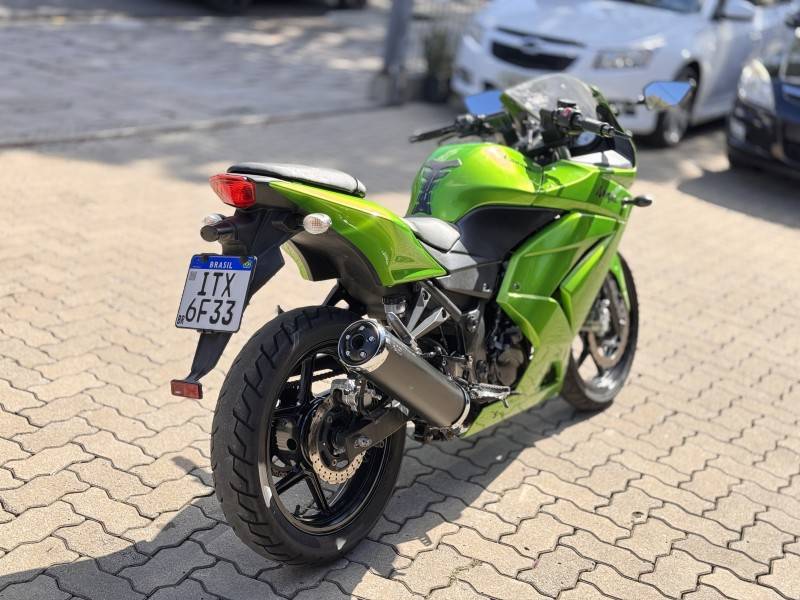 KAWASAKI - NINJA 250R - 2012/2012 - Verde - R$ 15.800,00