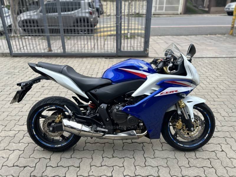 HONDA - CBR 600F - 2013/2013 - Azul - R$ 39.800,00