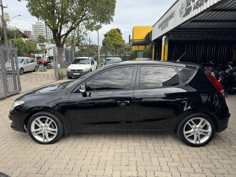 HYUNDAI - I30 - 2009/2010 - Preta - R$ 43.800,00