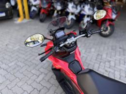 HONDA - ADV 150 - 2023/2024 - Vermelha - R$ 25.800,00