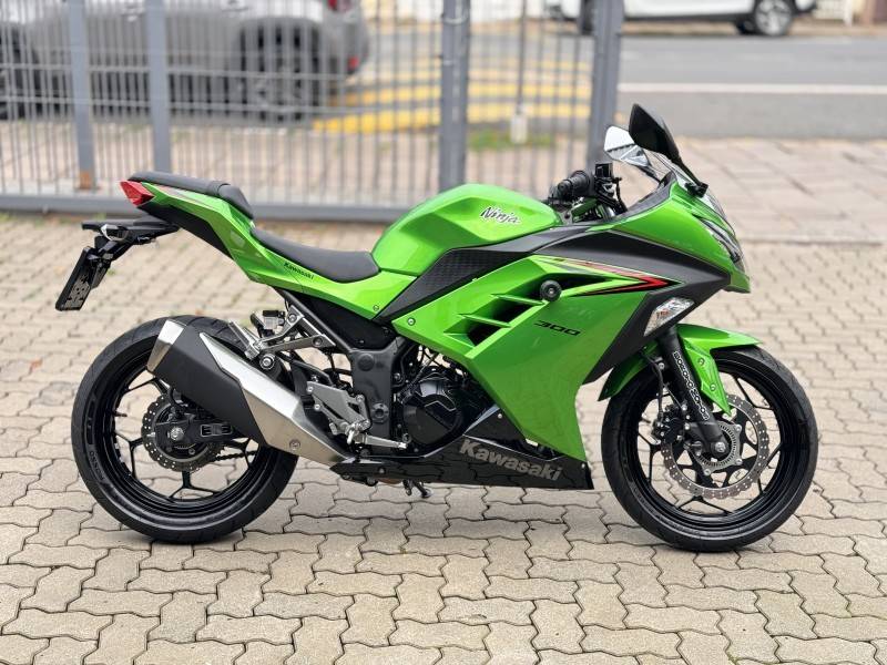 KAWASAKI - NINJA 300 - 2024/2024 - Verde - R$ 30.300,00