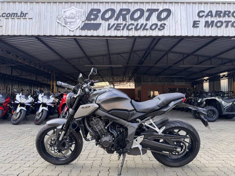 HONDA - CB 650R - 2024/2024 - Cinza - R$ 56.800,00