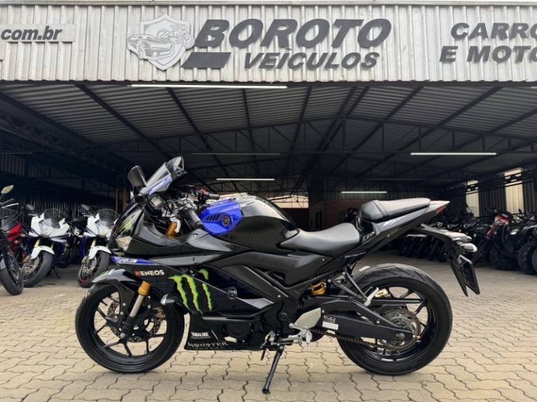 YAMAHA - YZF - 2022/2023 - Preta - R$ 31.800,00