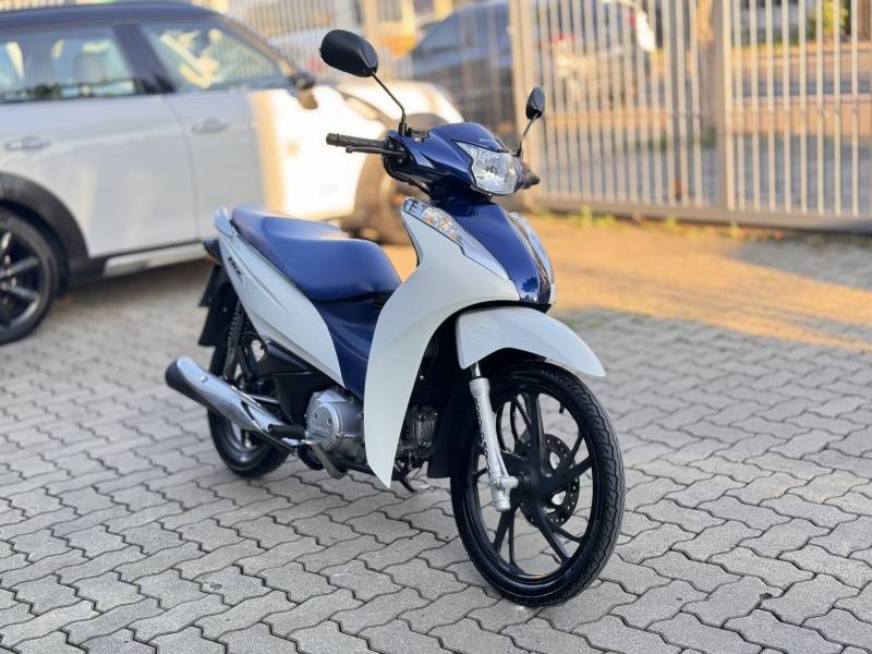 HONDA - BIZ 125 - 2021/2022 - Branca - R$ 17.300,00