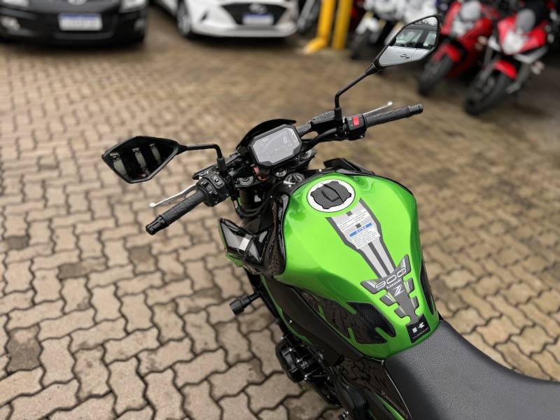 KAWASAKI - Z900 - 2022/2022 - Verde - R$ 54.800,00