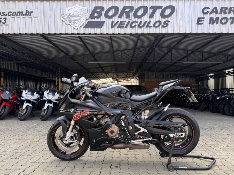 BMW - S 1000 - 2021/2022 - Preta - R$ 103.800,00