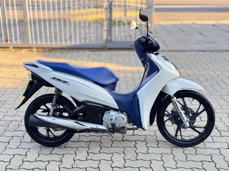 HONDA - BIZ 125 - 2021/2022 - Branca - R$ 17.300,00