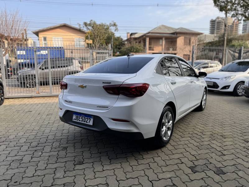 CHEVROLET - ONIX - 2021/2022 - Branca - R$ 87.800,00