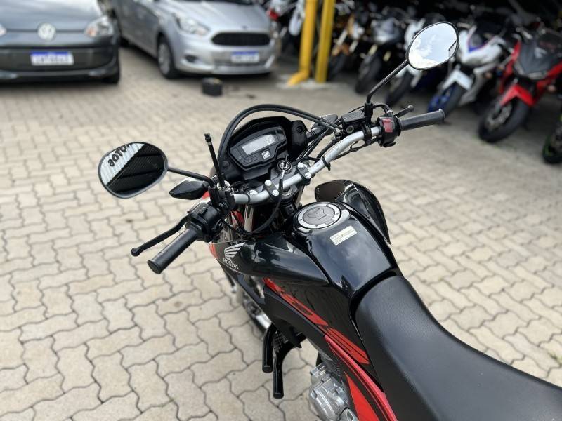 HONDA - NXR 160 - 2018/2018 - Vermelha - R$ 17.800,00