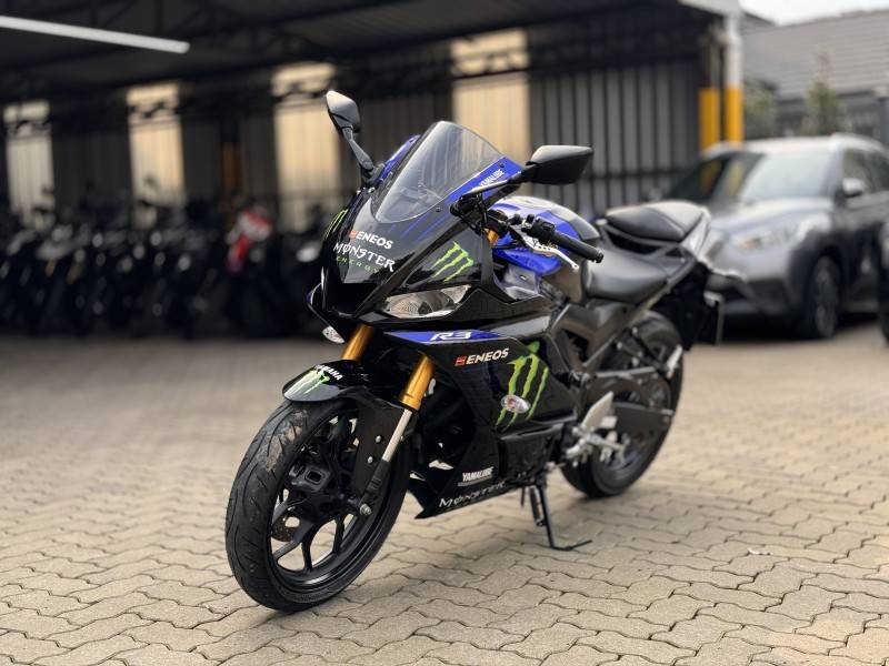 YAMAHA - YZF - 2022/2023 - Preta - R$ 31.800,00