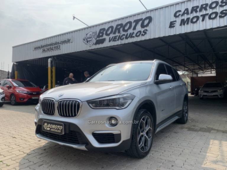 BMW - X1 - 2017/2018 - Prata - R$ 150.000,00