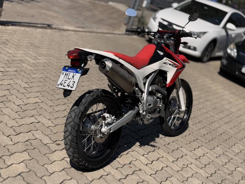 HONDA - CRF 250L - 2012/2013 - Vermelha - R$ 27.800,00