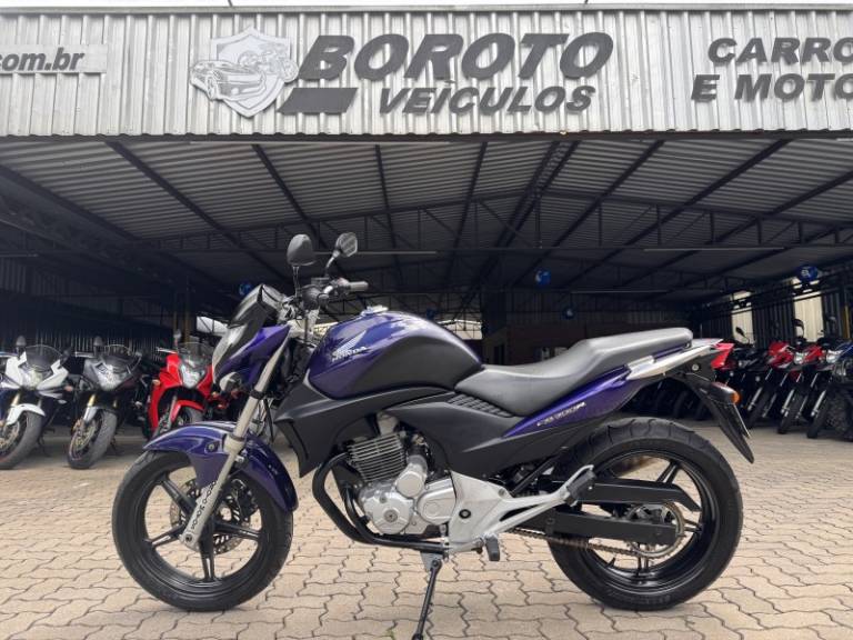 HONDA - CB 300R - 2011/2011 - Azul - R$ 11.800,00