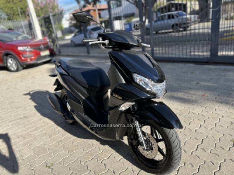 YAMAHA - FLUO 125 ABS - 2022/2023 - Preta - R$ 14.300,00