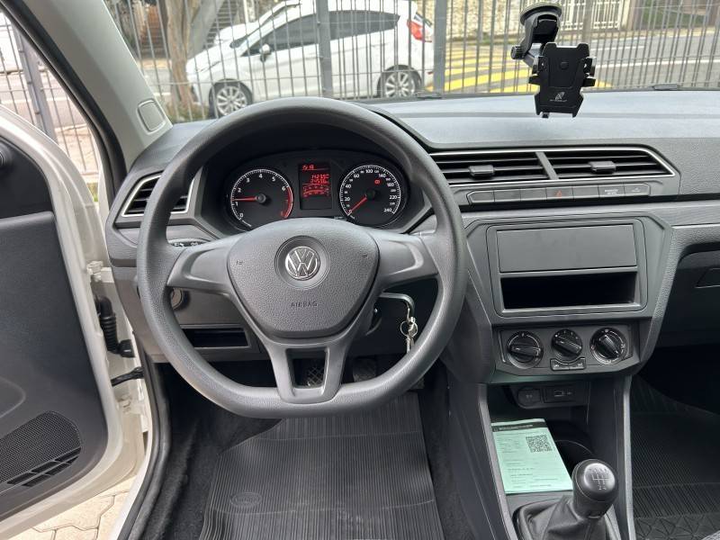 VOLKSWAGEN - SAVEIRO - 2022/2023 - Branca - R$ 78.800,00