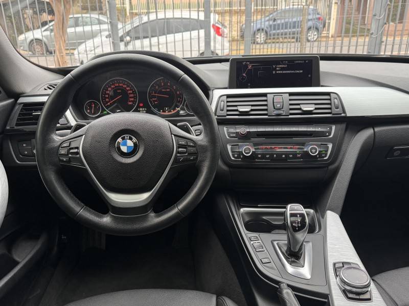 BMW - 320I - 2014/2015 - Preta - R$ 107.800,00